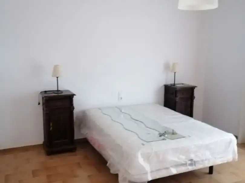Dormitori de Pis en venda en Montilla amb Aire condicionat, Terrassa i Balcó