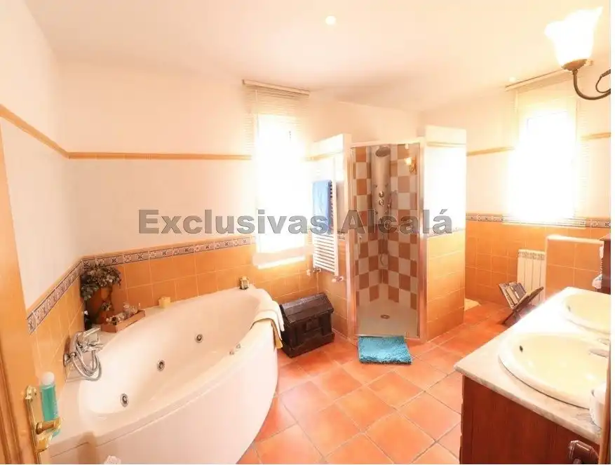 Baño de Casa o chalet en venta en Villalbilla con Aire acondicionado, Calefacción y Jardín privado