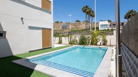 Villa independiente exclusiva con 4 dormitorios, 3 bantildeos, piscina privada y soacutetano en La Finca Golf Resort en Algorfa  C, imagen 3