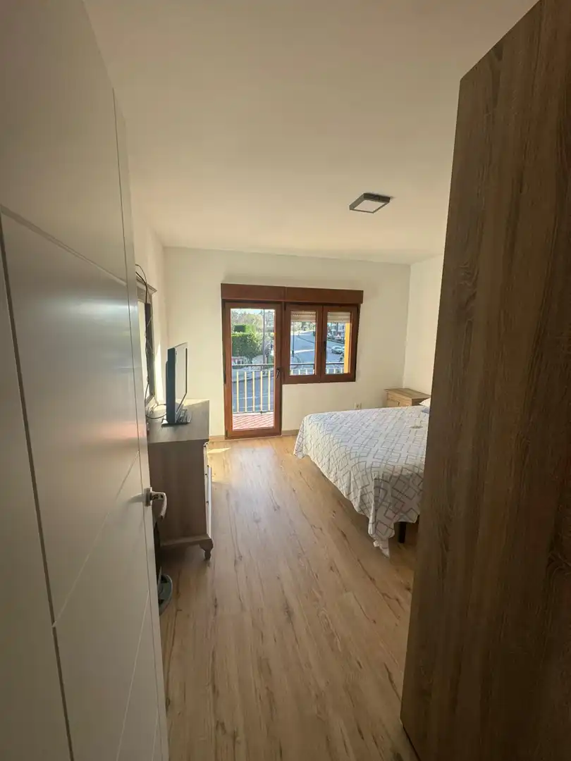 Schlafzimmer von Wohnung zum Verkauf in Noreña mit Balkon