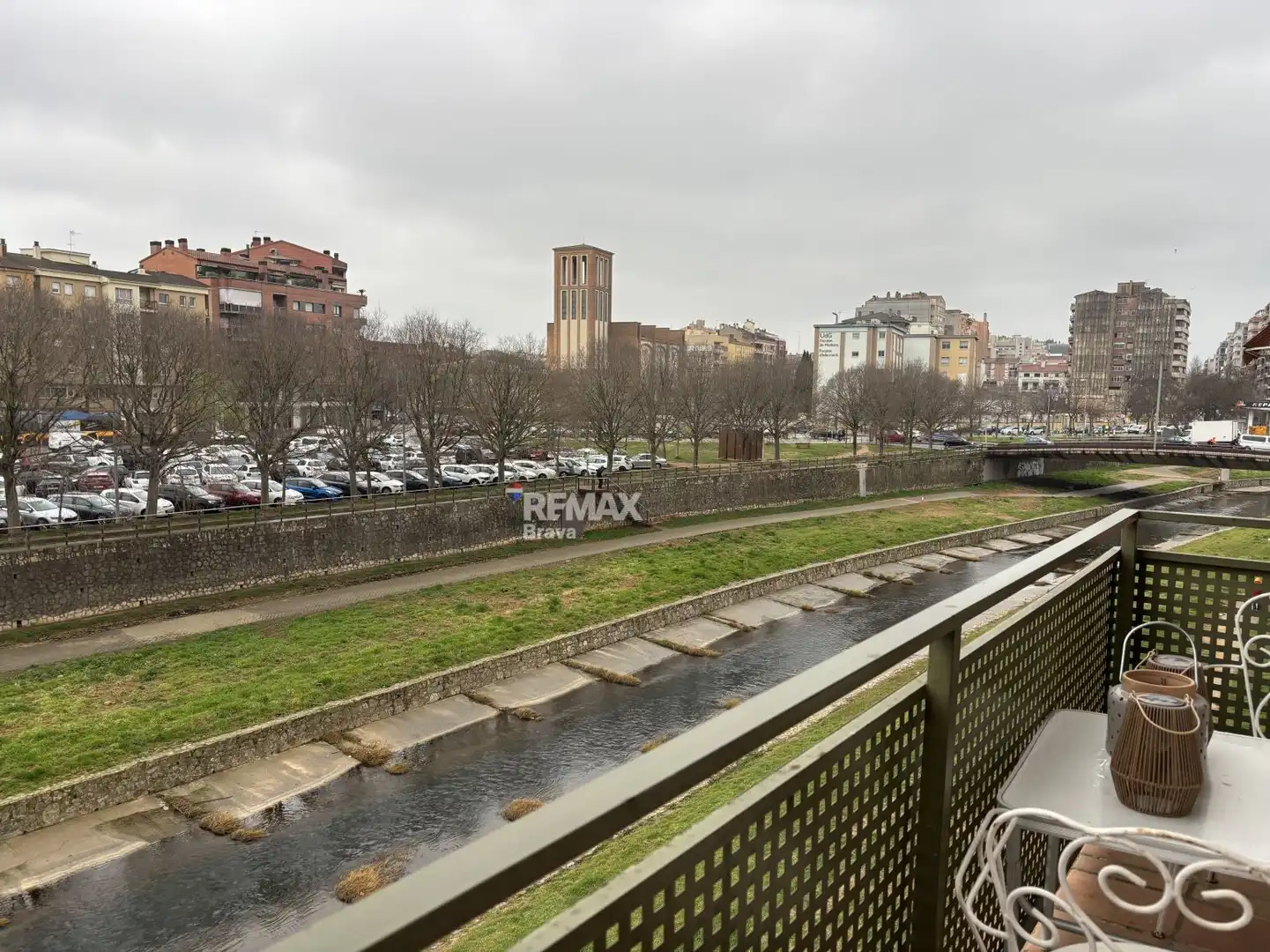 Vista exterior de Piso en venta en Girona con Aire acondicionado y Balcón