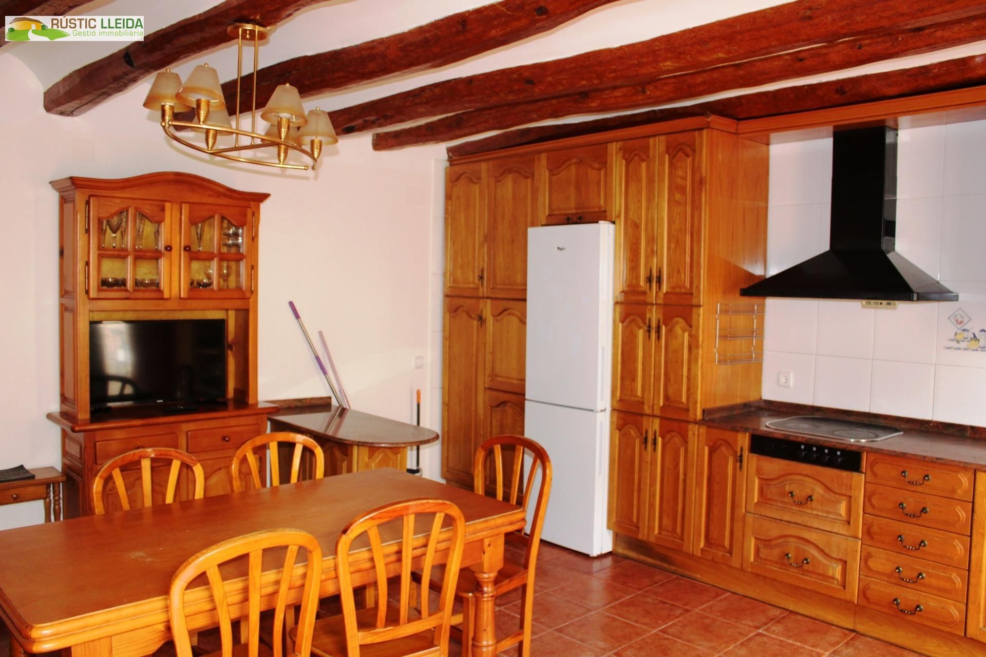 Cocina de Casa adosada de alquiler en Vallfogona de Riucorb