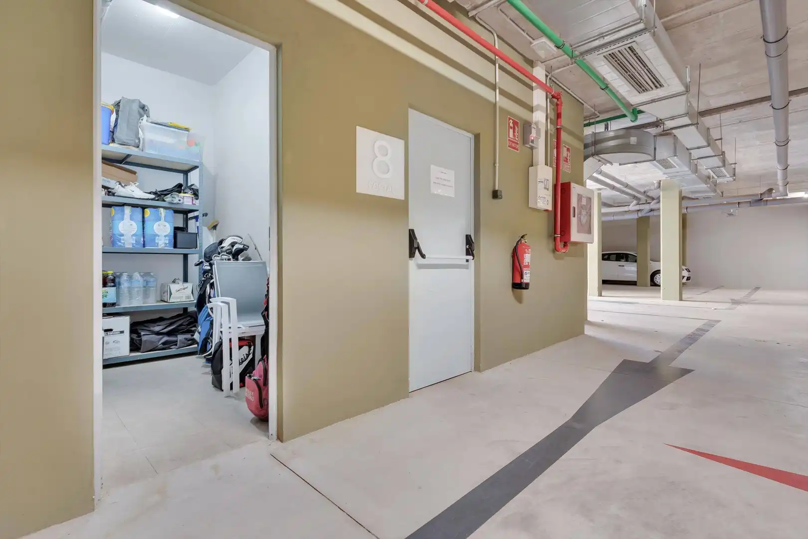 Aparcament de Apartament en venda en Fuengirola amb Aire condicionat, Jardí privat i Terrassa