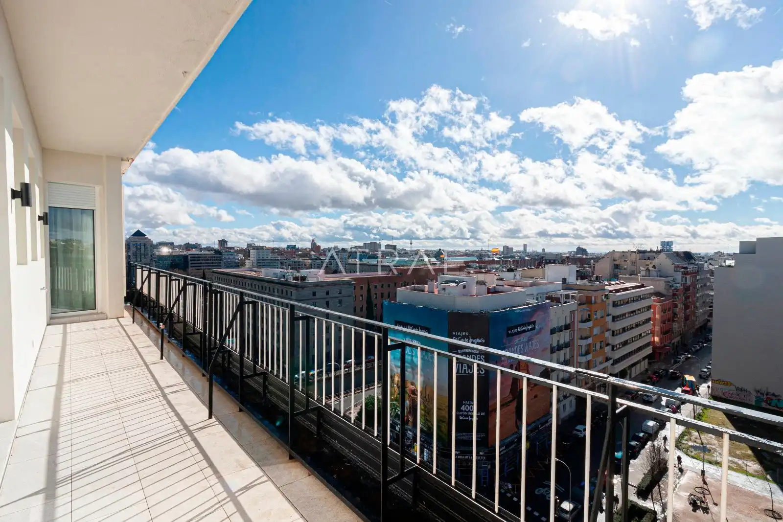 Piso con ascensor en venta en Raimundo Fernandez Villaverde, imagen 3