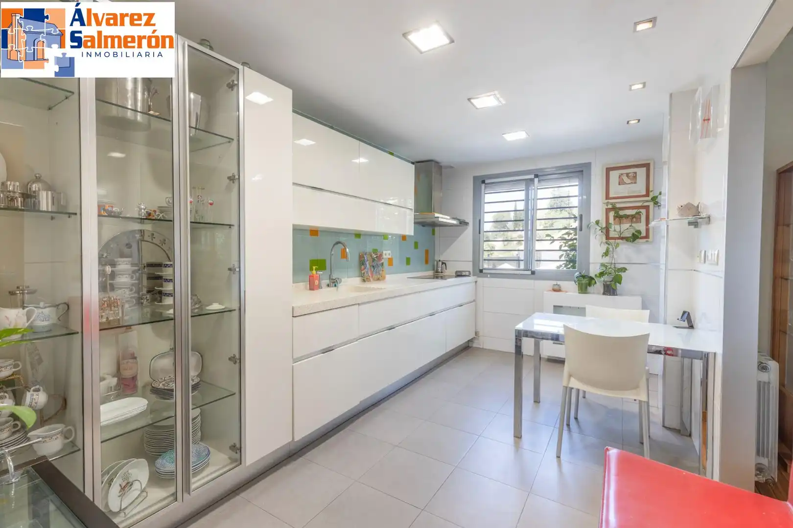 Cocina de Casa adosada en venta en Granada con Aire acondicionado, Calefacción y Balcón