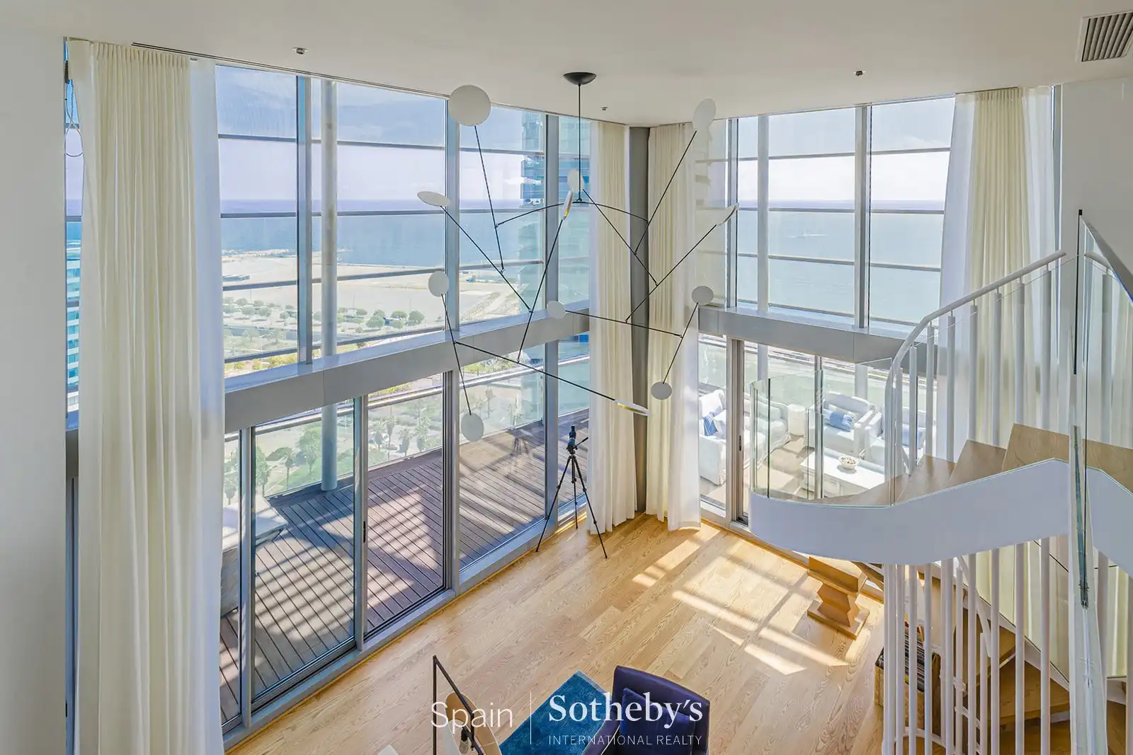 Sala de estar de Ático en venta en Barcelona con Calefacción, Terraza y Trastero