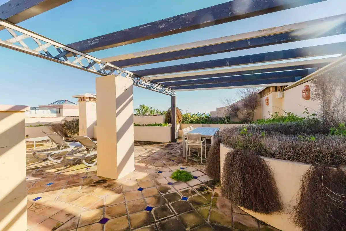 Terrassa de Dúplex en venda en Estepona amb Aire condicionat, Calefacció i Jardí privat