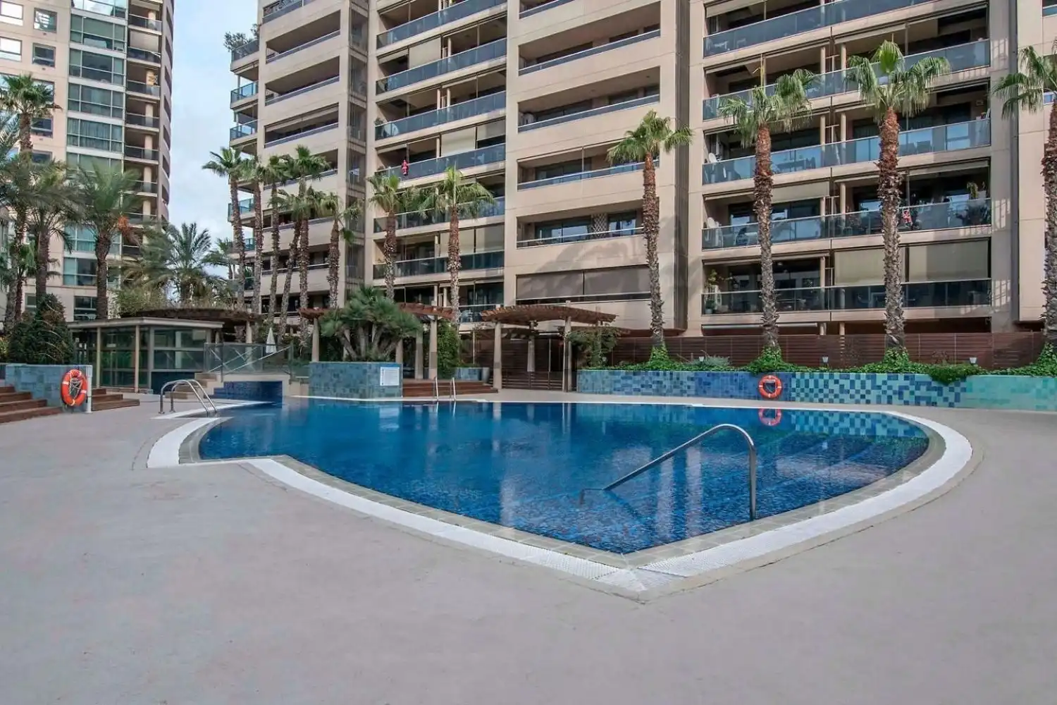 Swimming pool of Flat for rent in Barcelona  with Air Conditioner, Terrace and Furnished