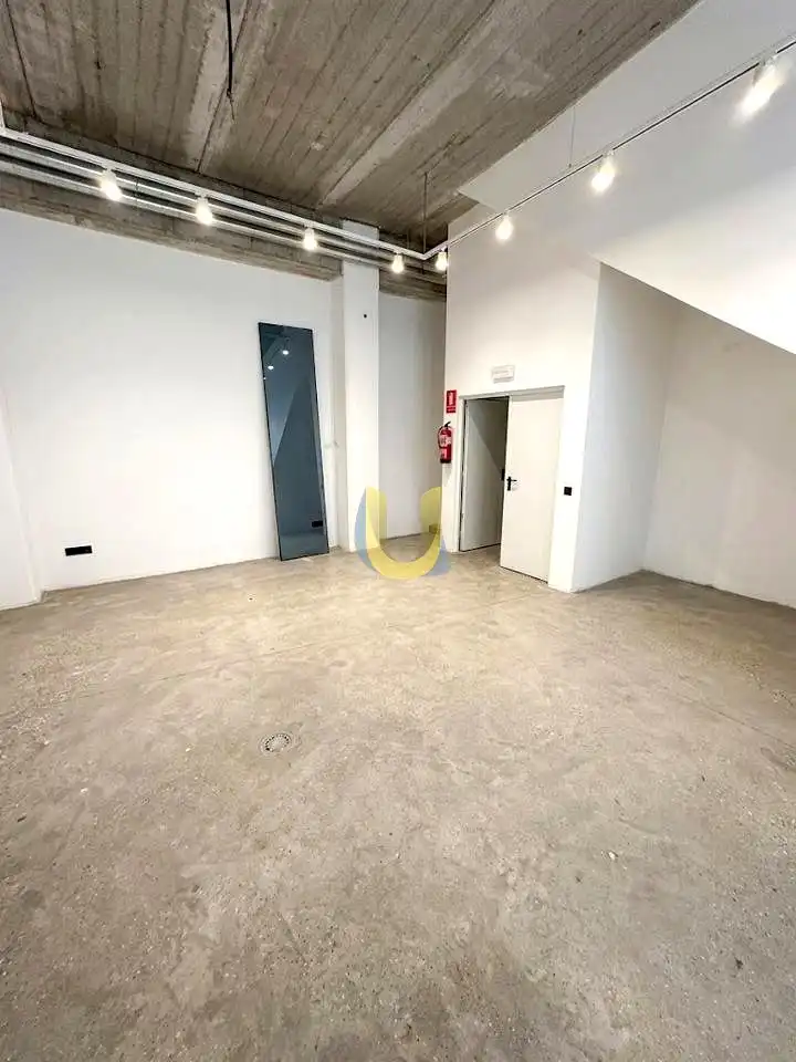 Industrial building to rent in Zona Industrial, imagen 4