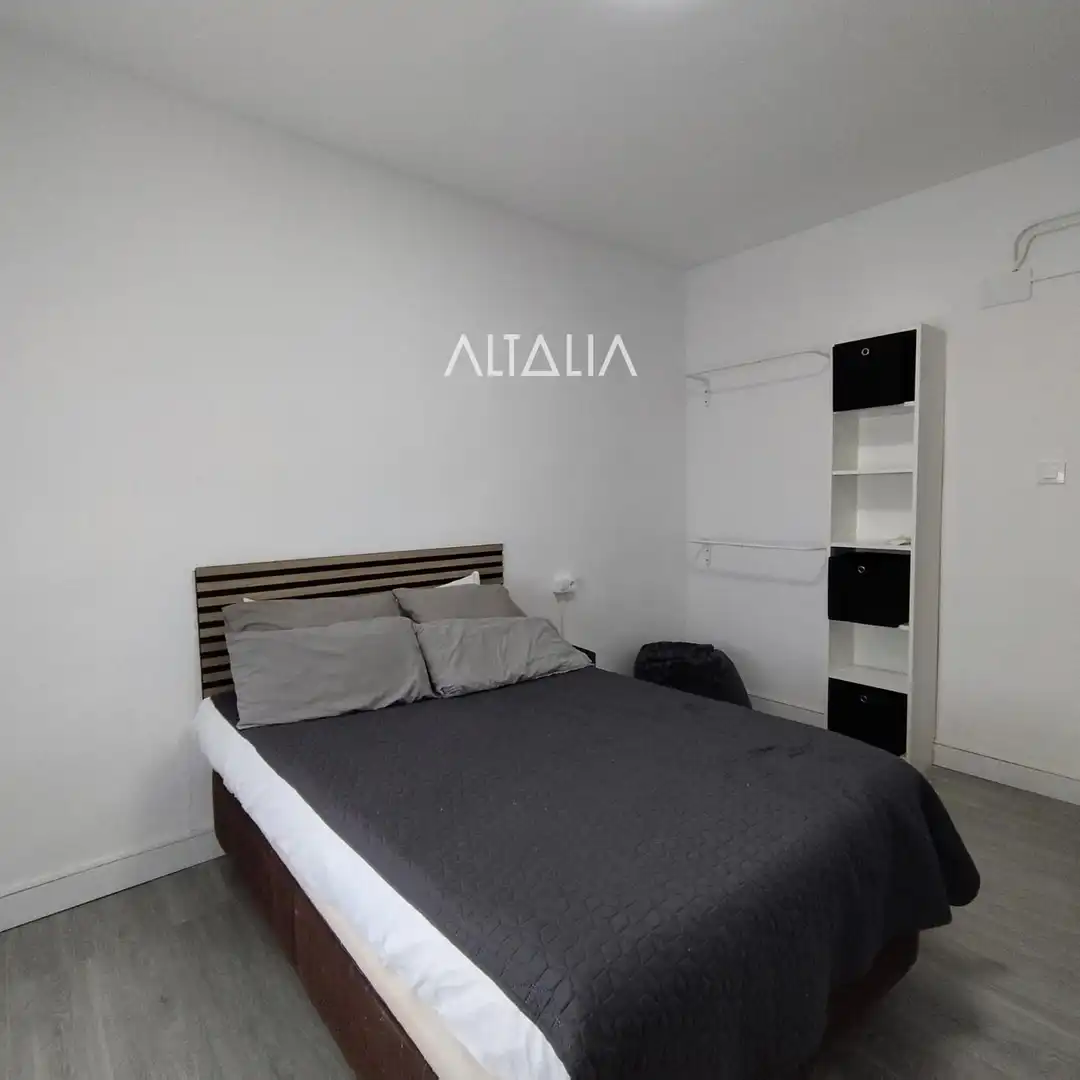 Bedroom of Flat for rent in Cuenca  with Heating and Furnished