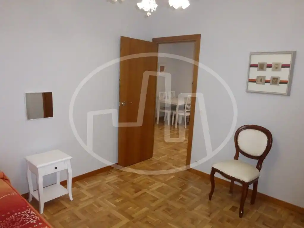 Living room of Flat for rent in  Pamplona / Iruña  with Heating, Parquet flooring and Furnished