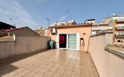 Vista exterior de Casa adosada en venda en Montcada i Reixac amb Aire condicionat, Terrassa i Balcó