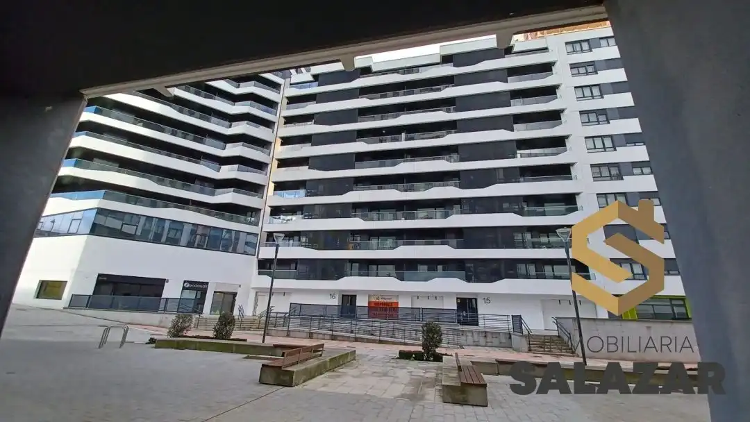 Vista exterior de Piso de alquiler en Bilbao  con Calefacción, Terraza y Balcón