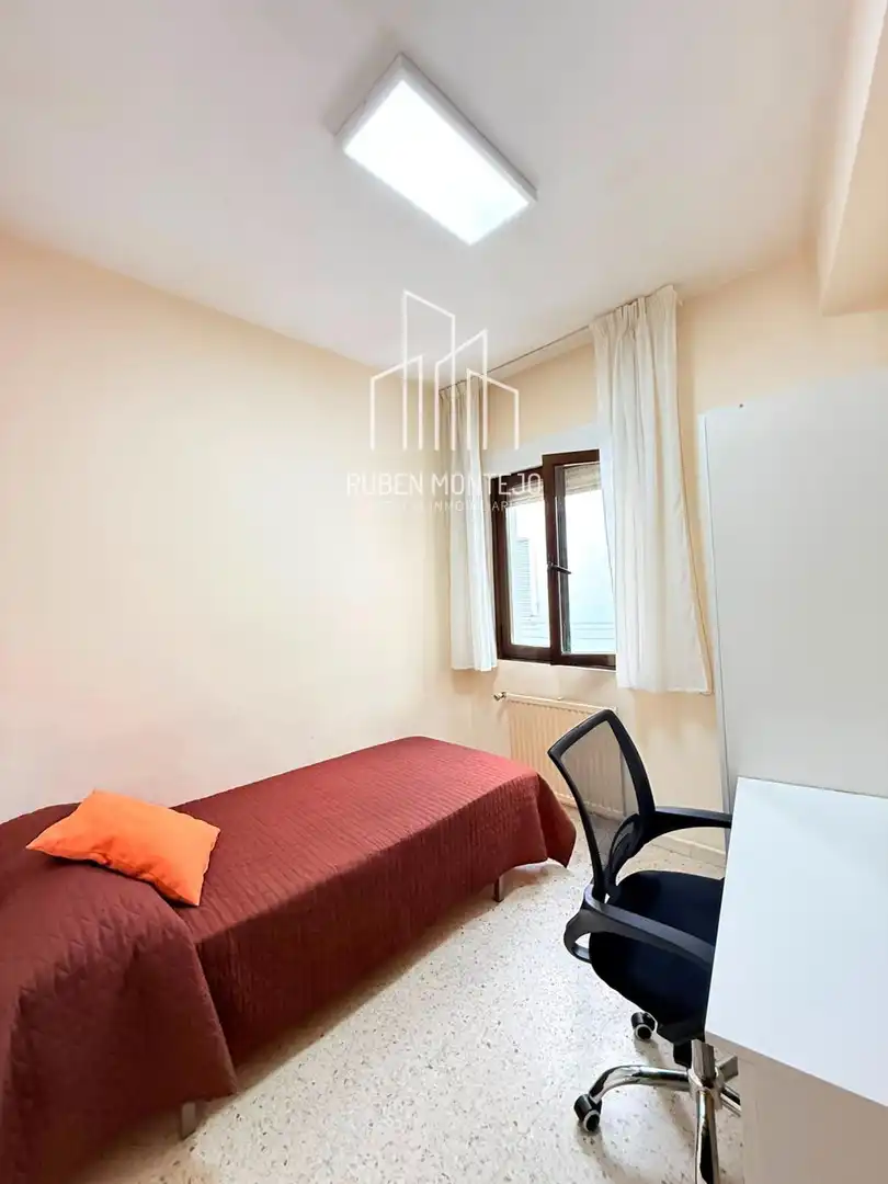 Habitación de Piso de alquiler en Salamanca con Calefacción, Terraza y Amueblado