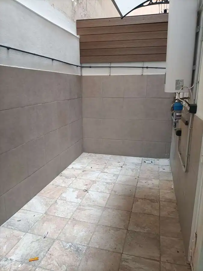 Bany de Pis en venda en Cornellà de Llobregat amb Aire condicionat