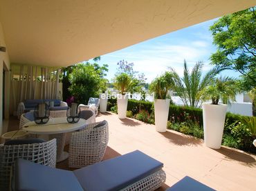 Apartament amb piscina en venda a Benahavís pueblo