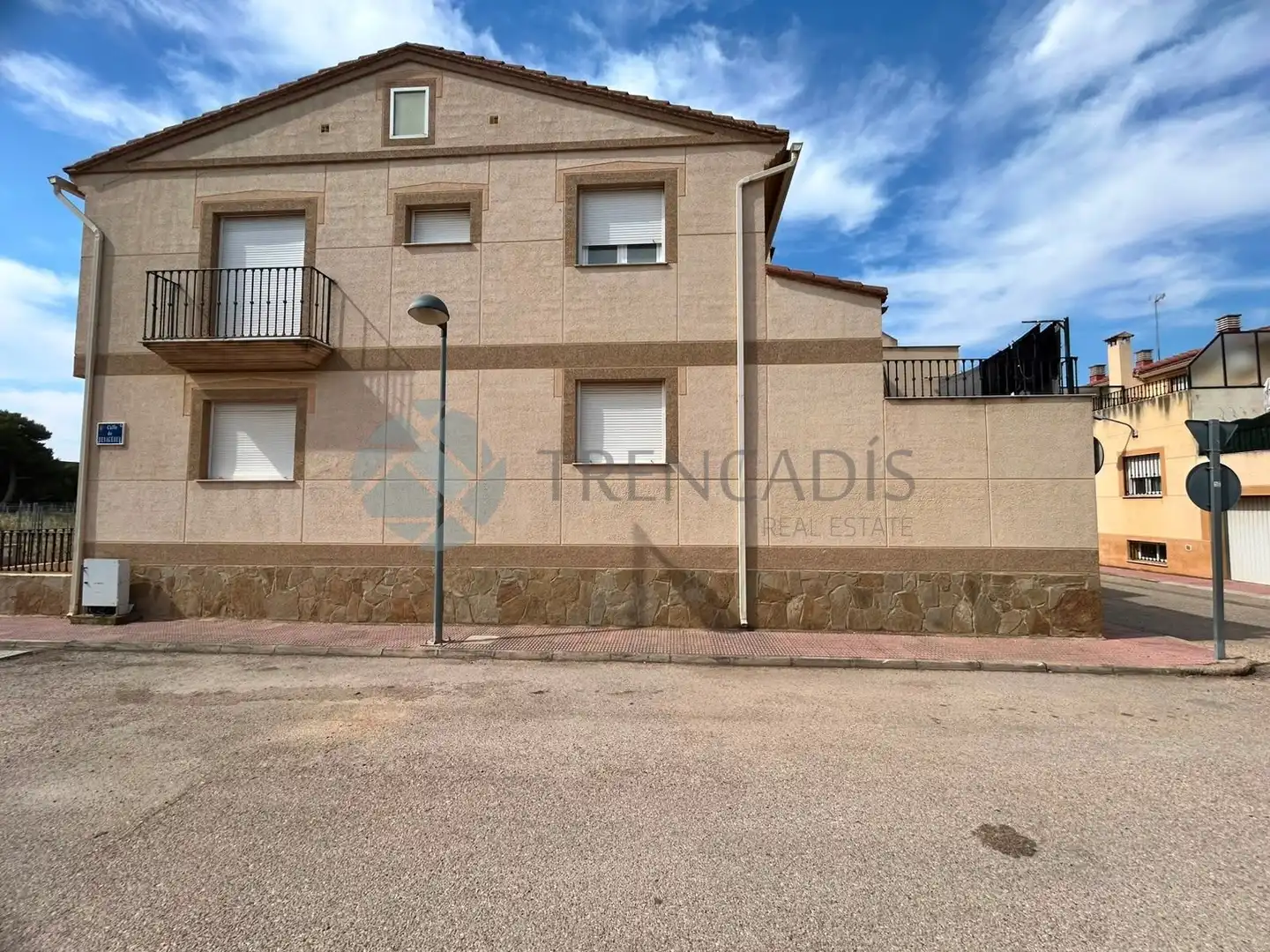 Vista exterior de Casa adosada en venta en Utiel