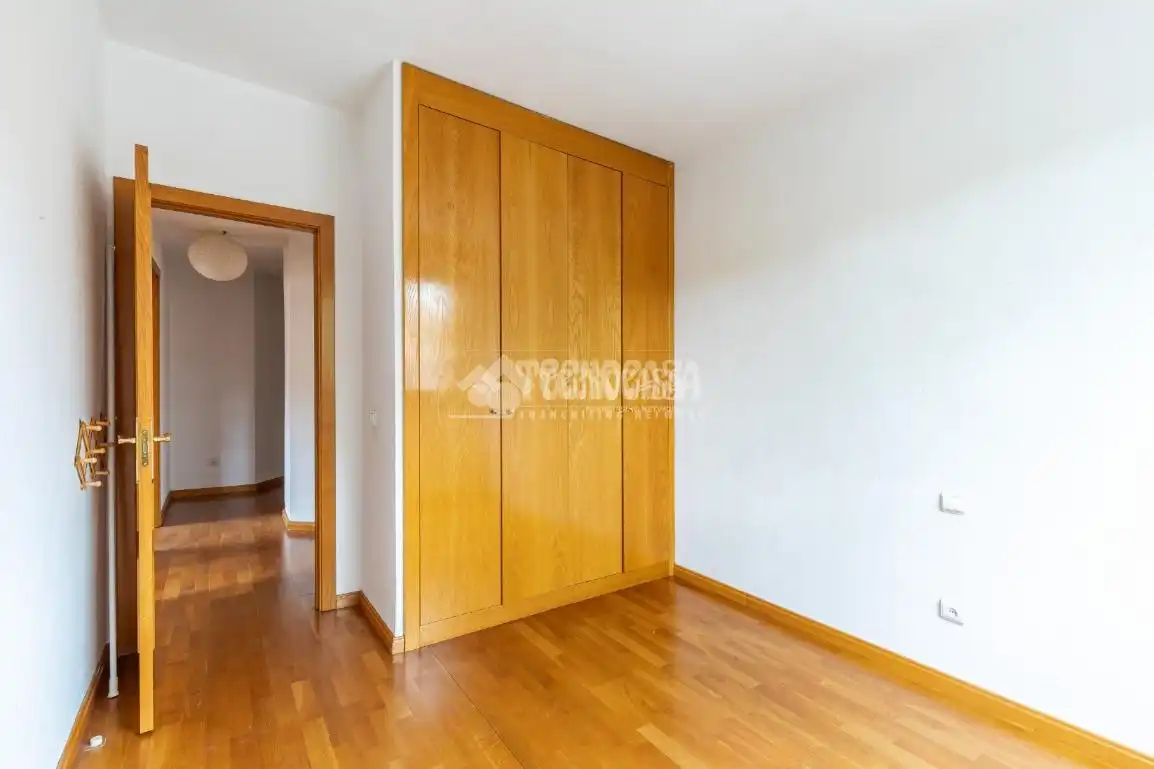 Bedroom of Flat for sale in Madrid  with Heating, Parquet flooring and Storage room