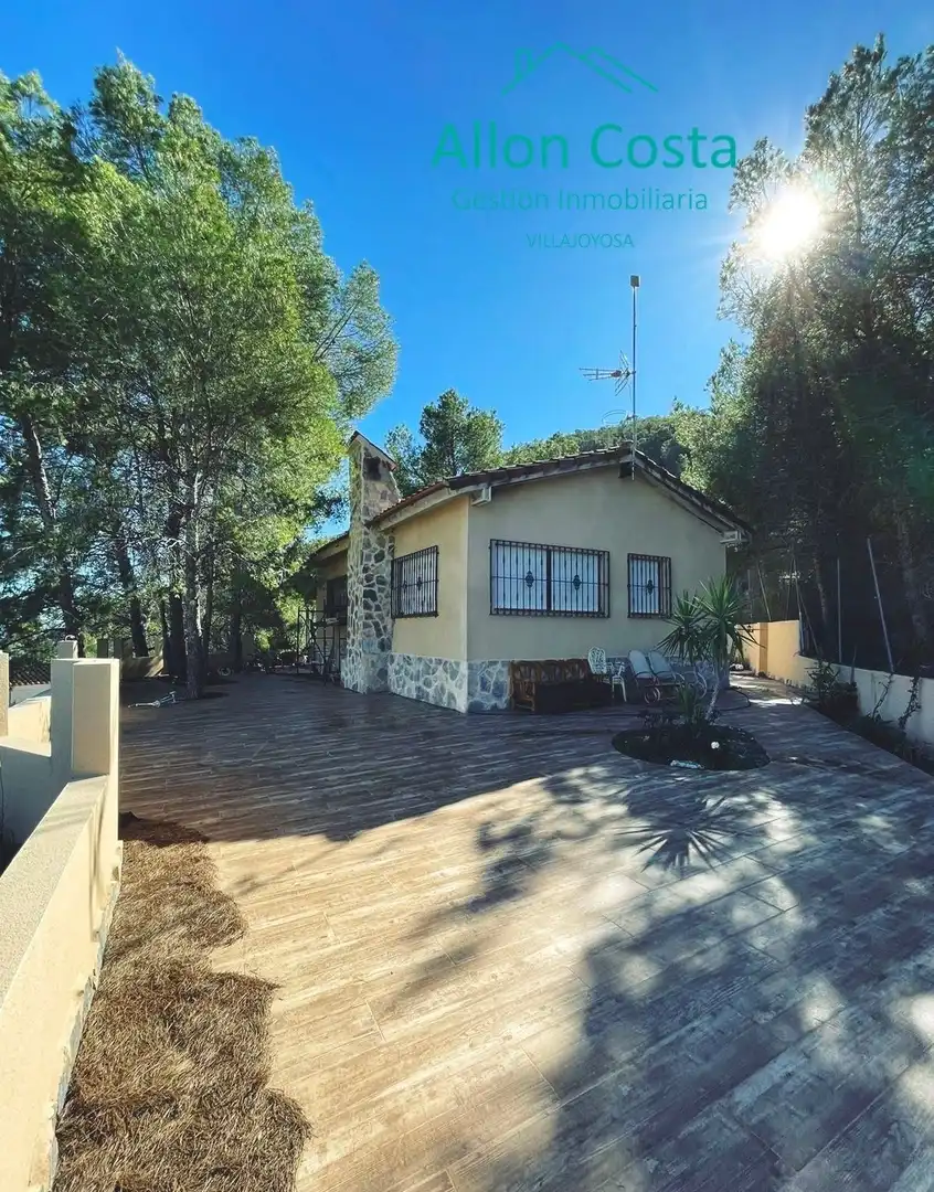 House with pool for sale in Relleu
