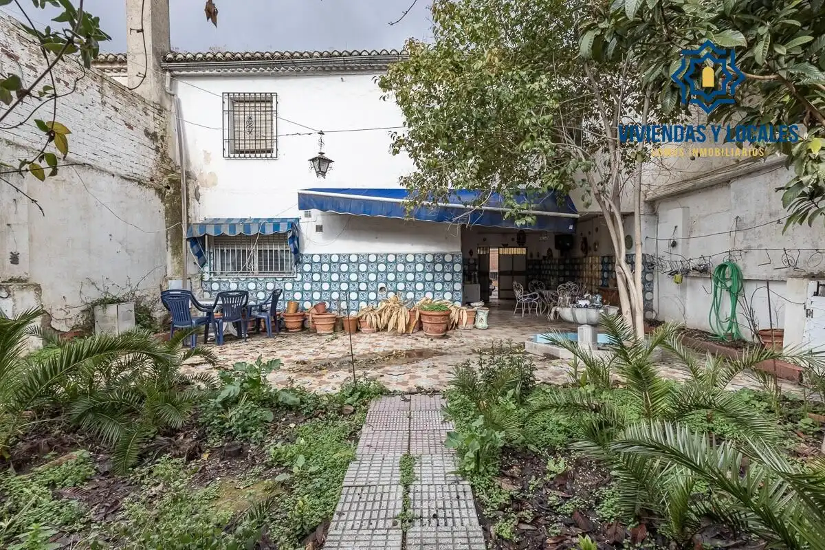 Adosado con jardín en venta en Calle ANTONIO MACHADO