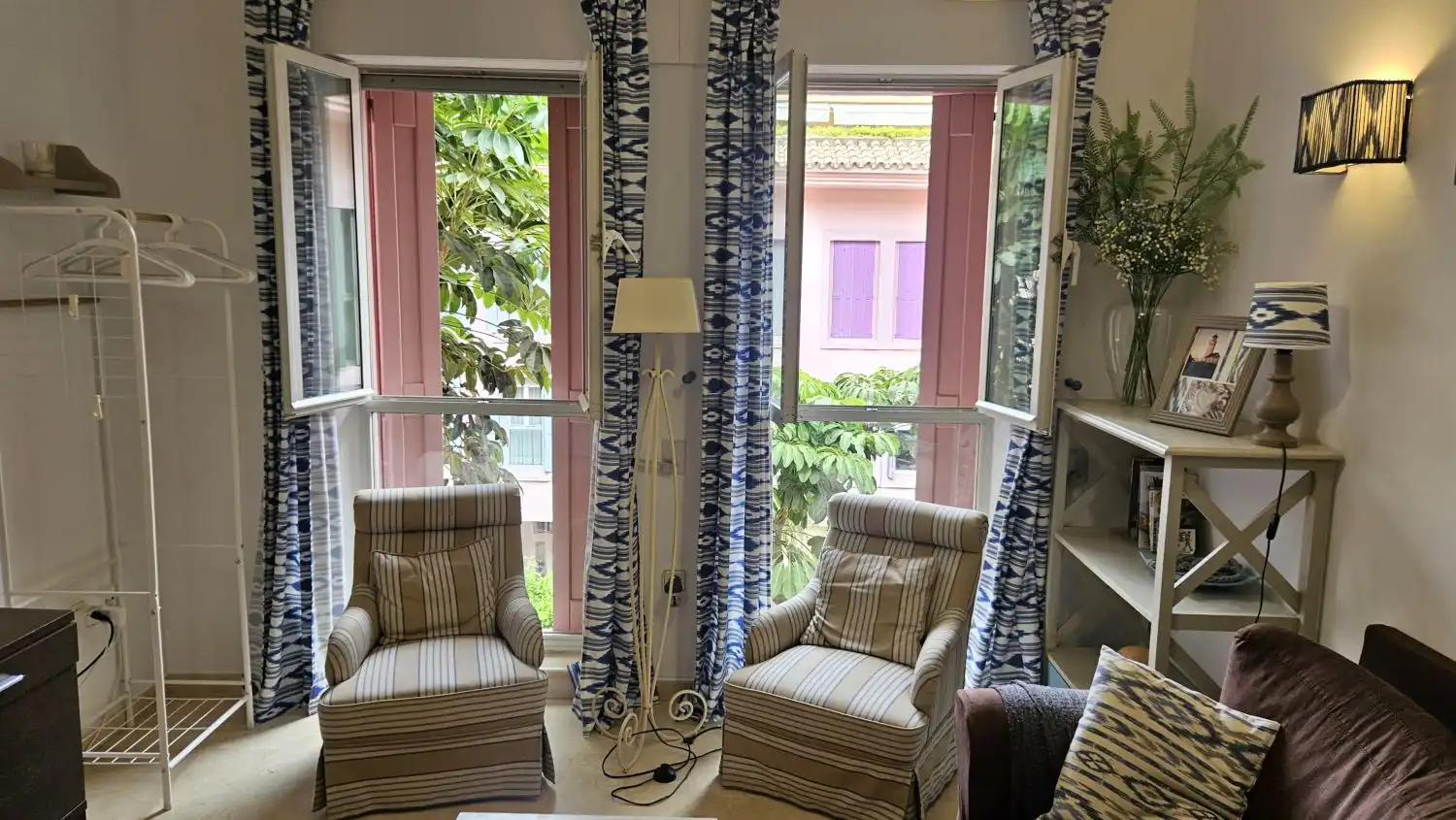 Sala d'estar de Estudi de lloguer en Sotogrande amb Aire condicionat, Calefacció i Internet