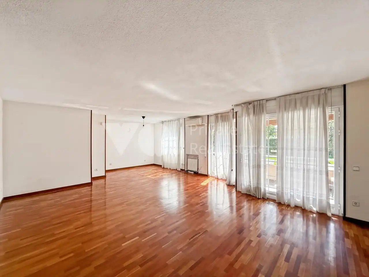 Sala de estar de Piso de alquiler en Majadahonda con Aire acondicionado, Calefacción y Parquet