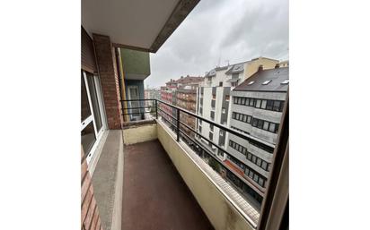 Exterior view of Flat for sale in Oviedo   with Balcony