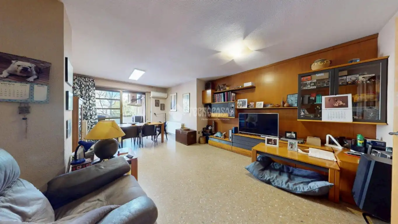 Flat for sale in Valencia  with Air Conditioner, Heating and Balcony