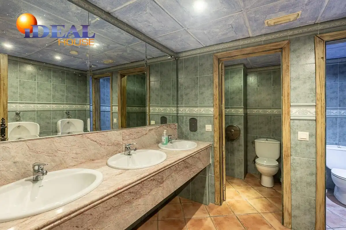 Local comercial en venda a Pinos Genil, imagen 23