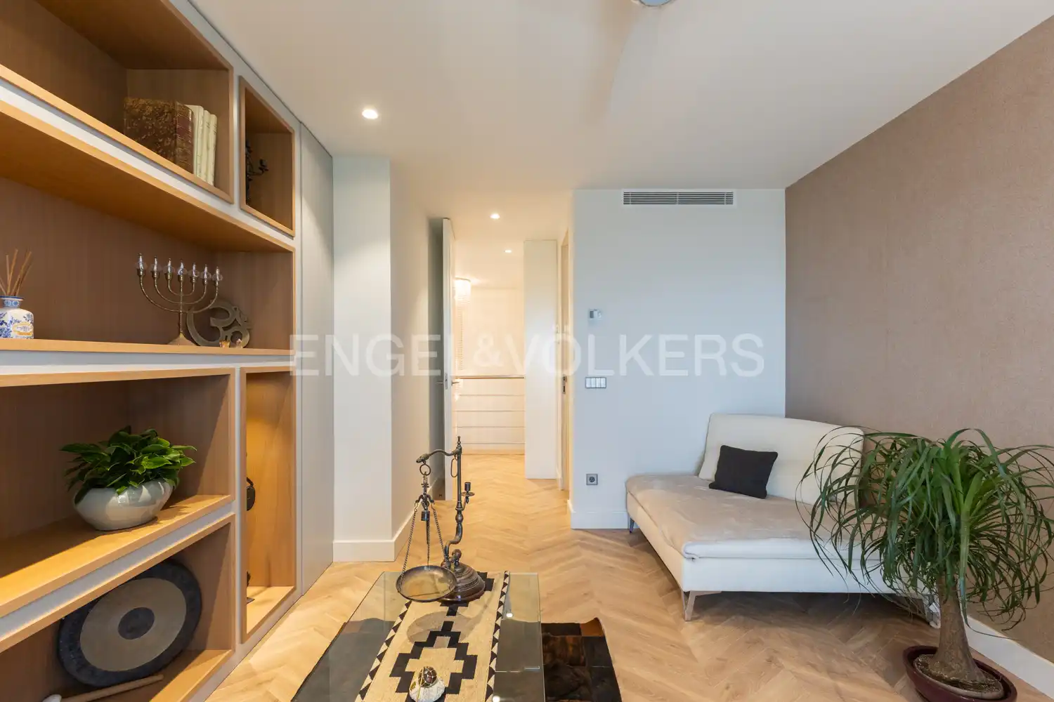 Sala d'estar de Casa o xalet en venda en Castellón de la Plana / Castelló de la Plana amb Aire condicionat, Calefacció i Jardí privat