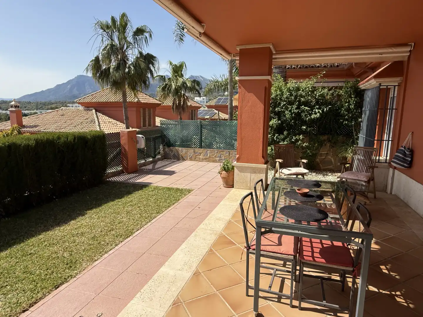 Terrassa de Casa adosada de lloguer en Marbella amb Aire condicionat, Calefacció i Jardí privat