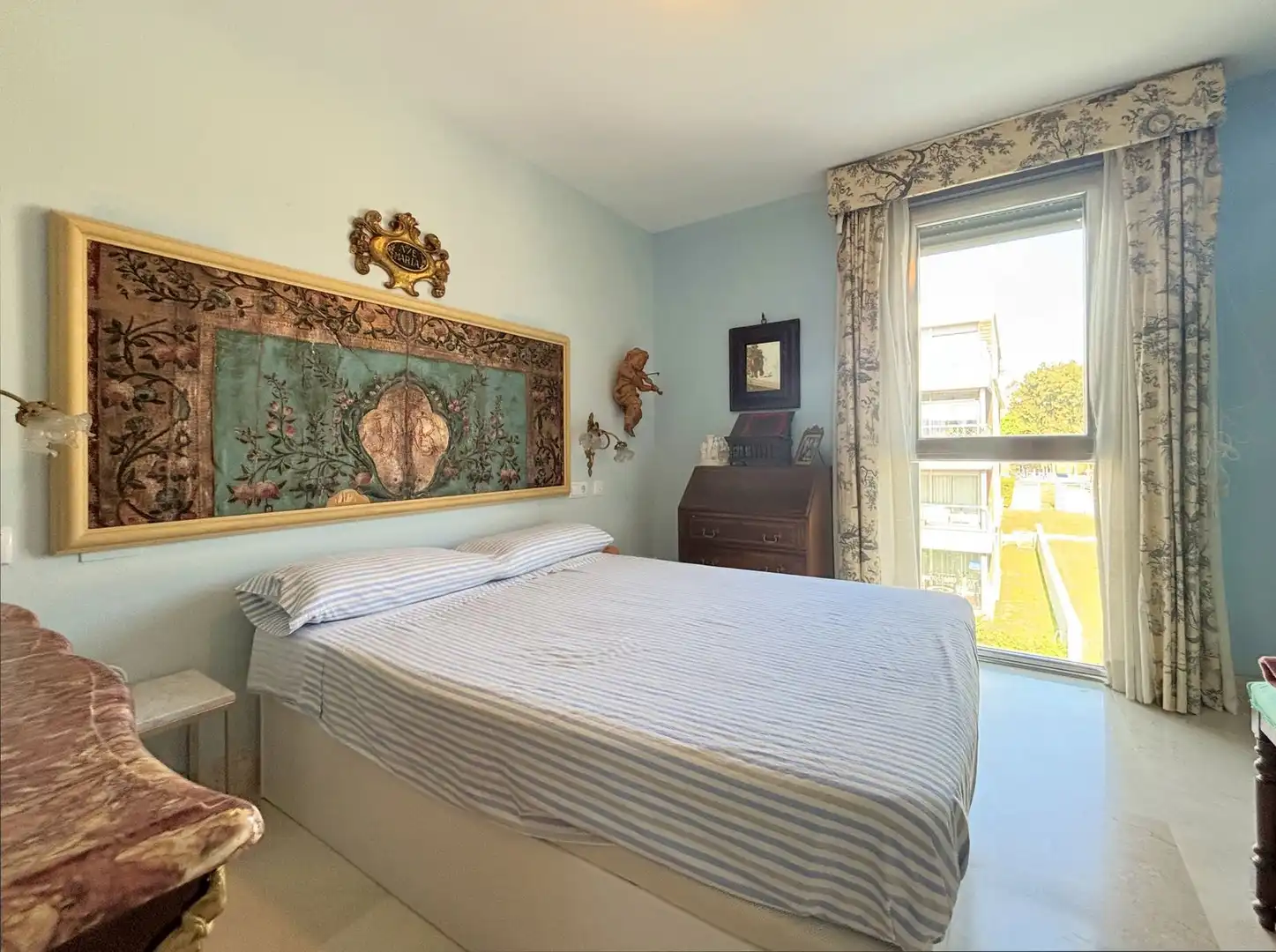 Habitación de Ático en venta en Manilva con Aire acondicionado, Terraza y TV