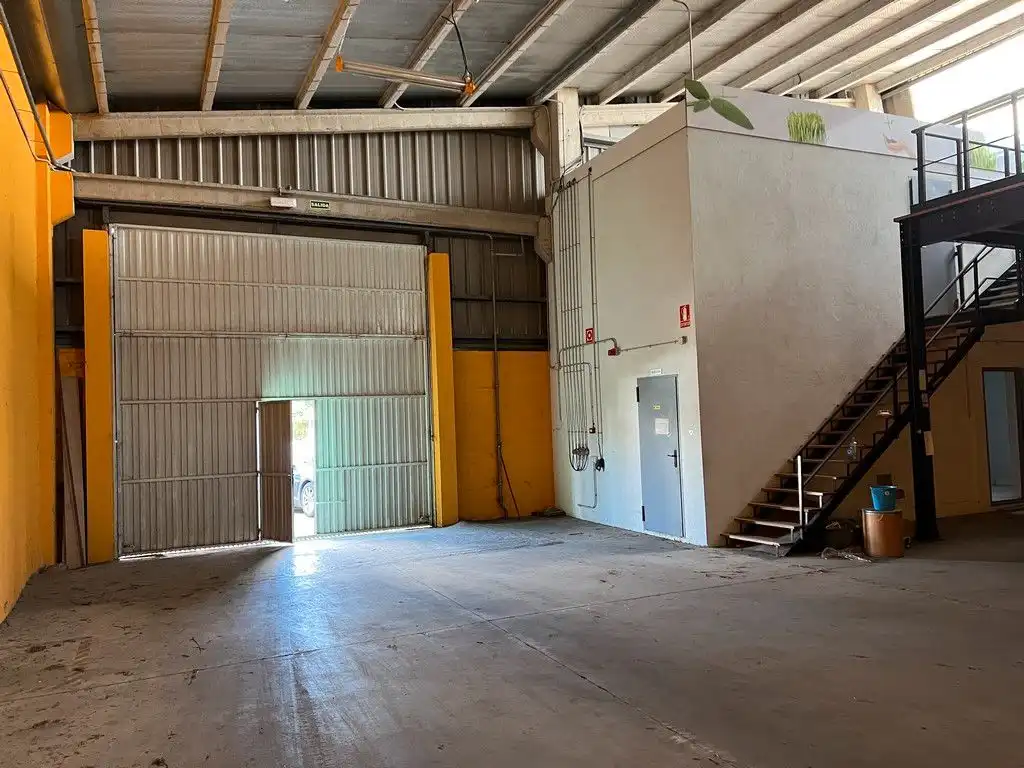 Nau industrial en venda en Santiago de Compostela 