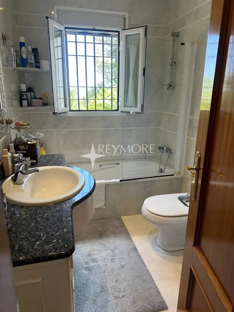 Houses for sale in Poniente-Norte - Miralbaida - Parque Azahara