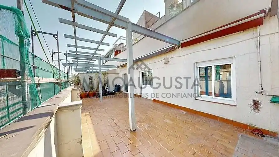 Terrassa de Pis en venda en Barcelona amb Parquet i Terrassa