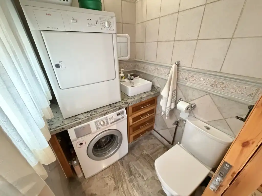 Bany de Casa o xalet en venda en Córdoba amb Terrassa i Balcó