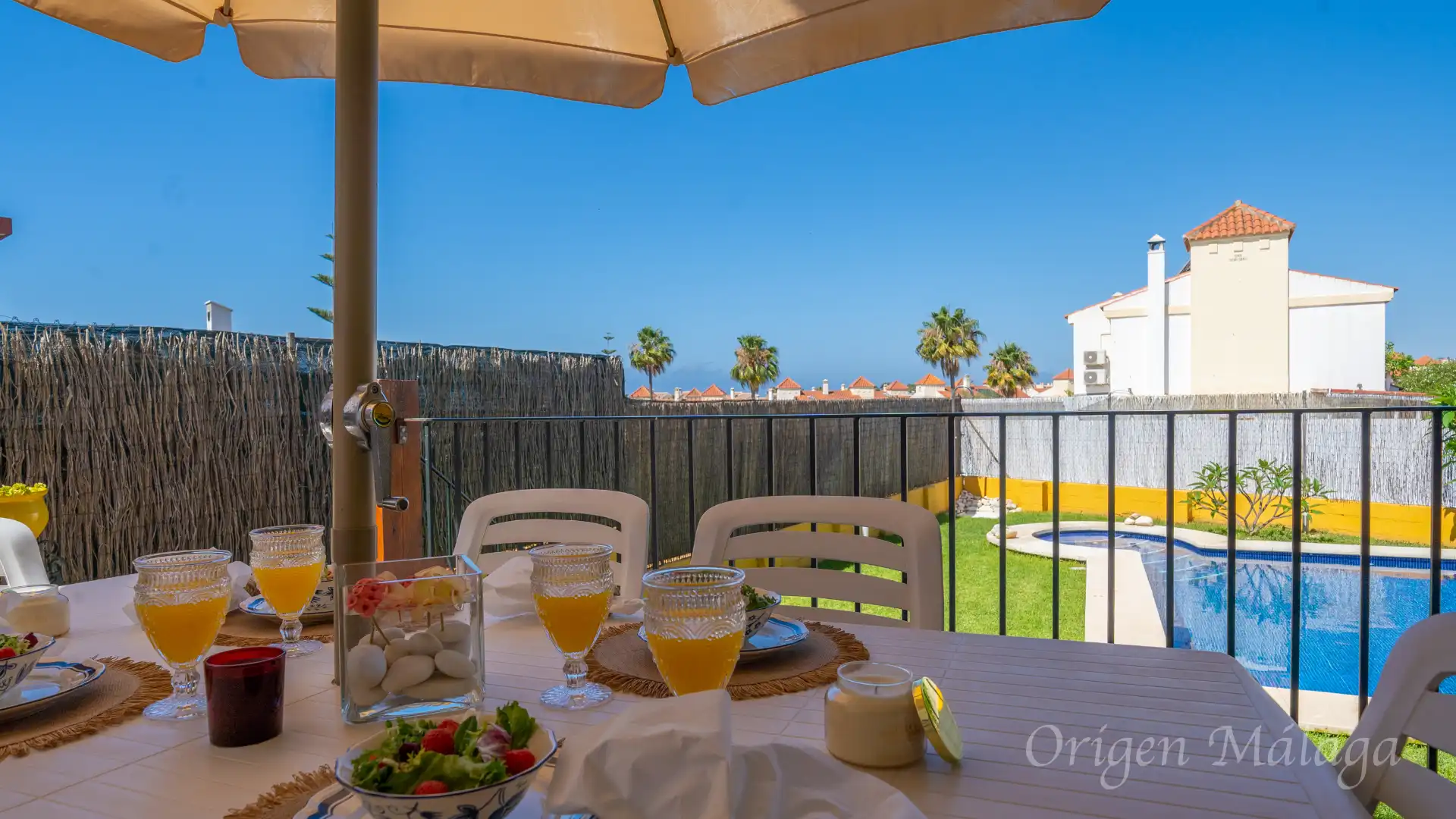 Terraza de Casa adosada en venta en Vélez-Málaga con Calefacción, Jardín privado y Terraza