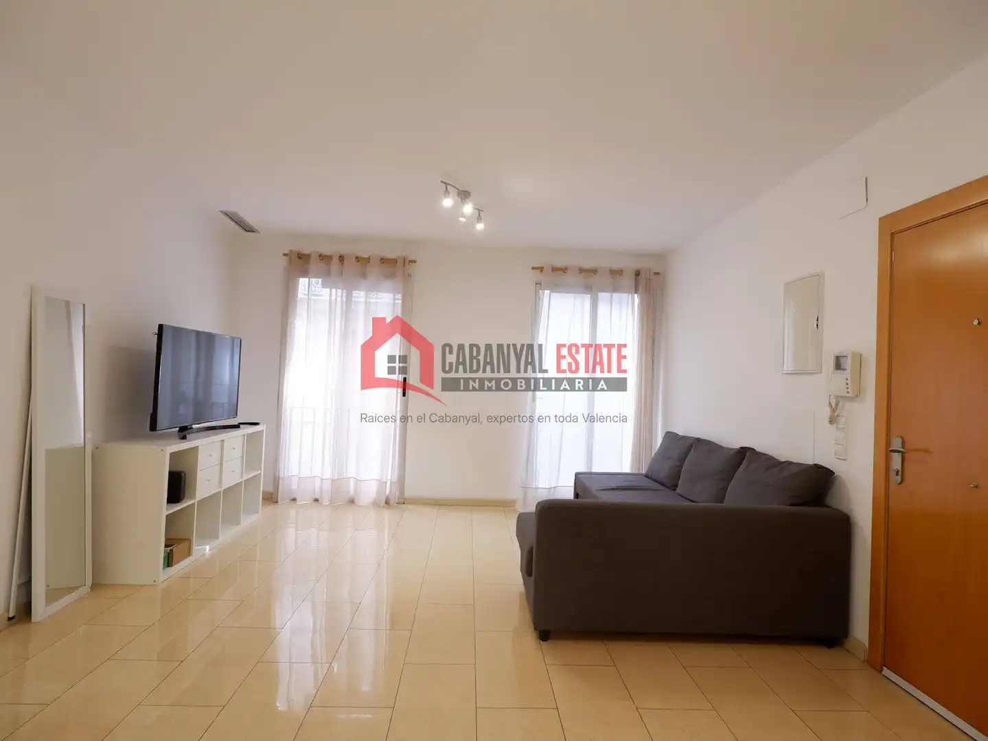 Sala de estar de Estudio de alquiler en Valencia con Aire acondicionado, Amueblado y Balcón