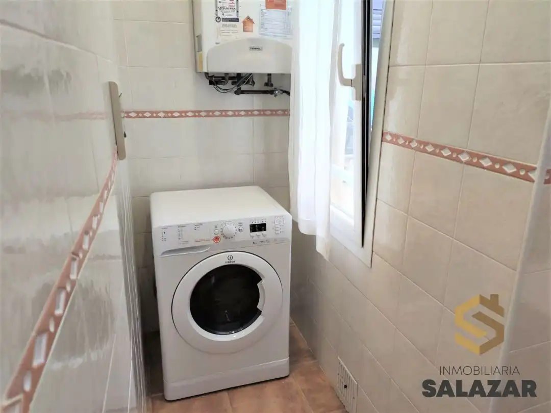Badezimmer von Wohnungen zur Miete in Bilbao  mit Heizung und Balkon