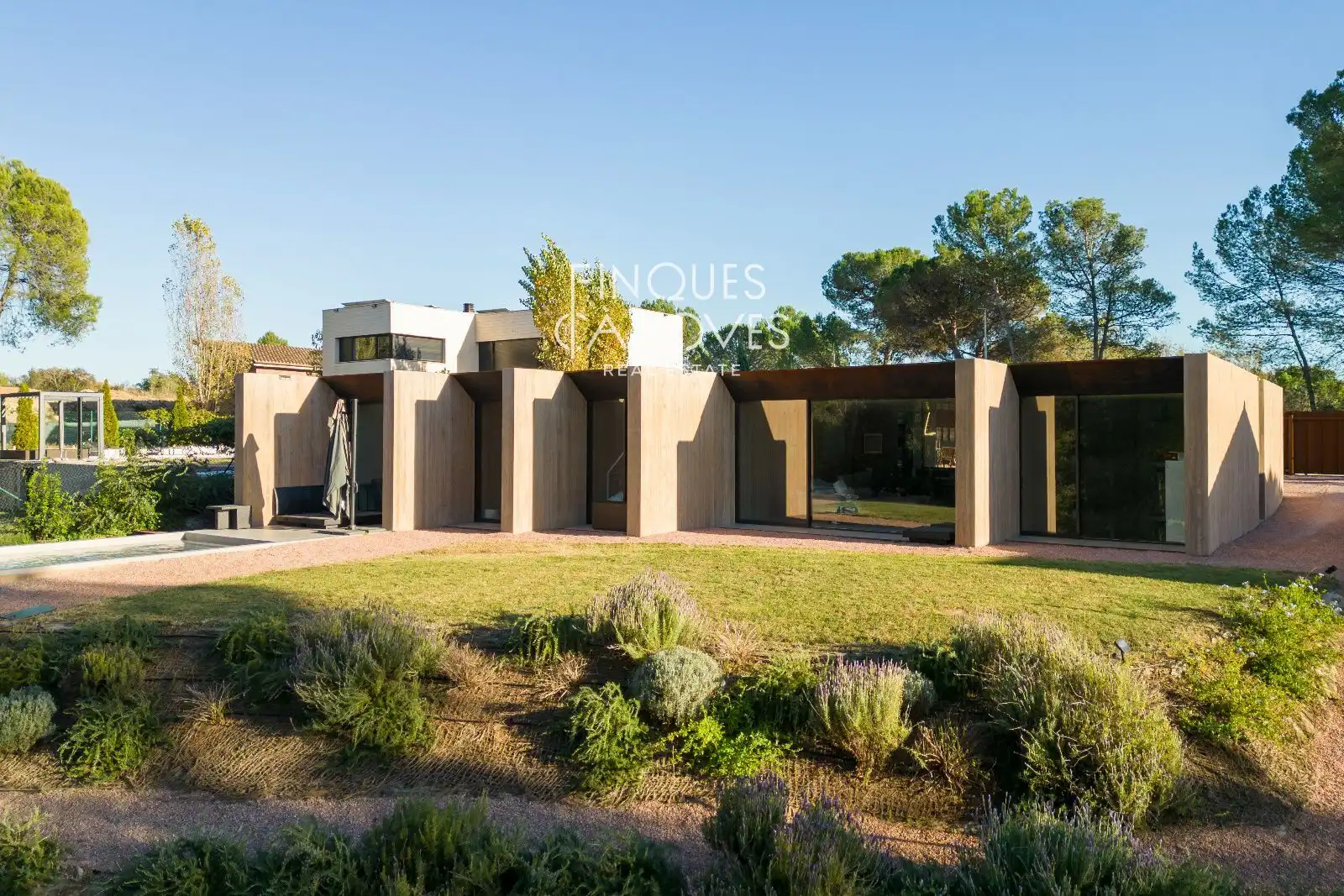 Vista exterior de Casa adosada en venta en Sant Julià de Ramis con Aire acondicionado, Calefacción y Piscina