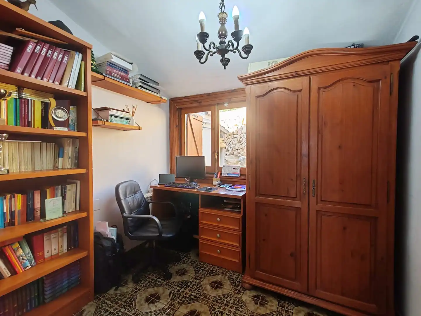 Habitación de Casa adosada en venta en Castellón de la Plana / Castelló de la Plana con Calefacción, Jardín privado y Terraza