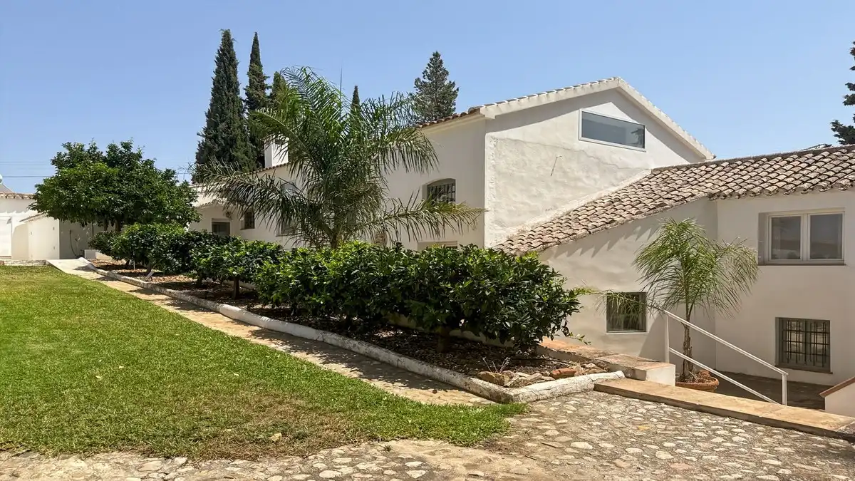 Casa rústica con piscina en venta en Villanueva del Rosario, imagen 3