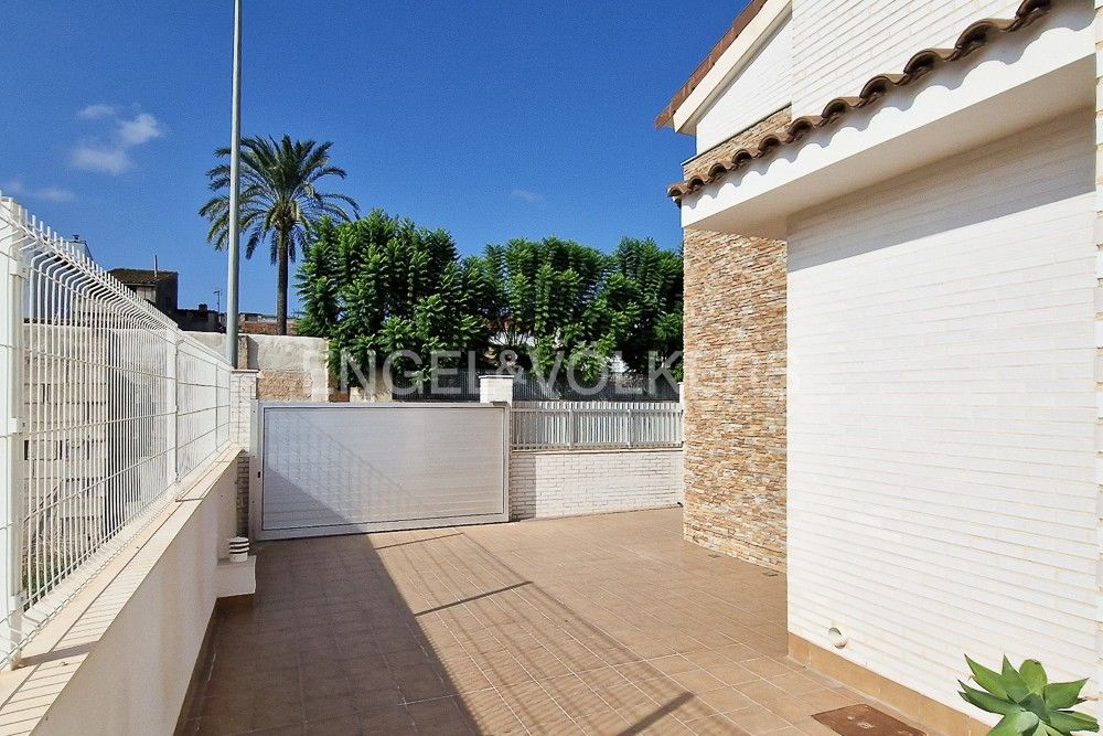 Exterior view of House or chalet to rent in Miramar  with Air Conditioner, Heating and Private garden