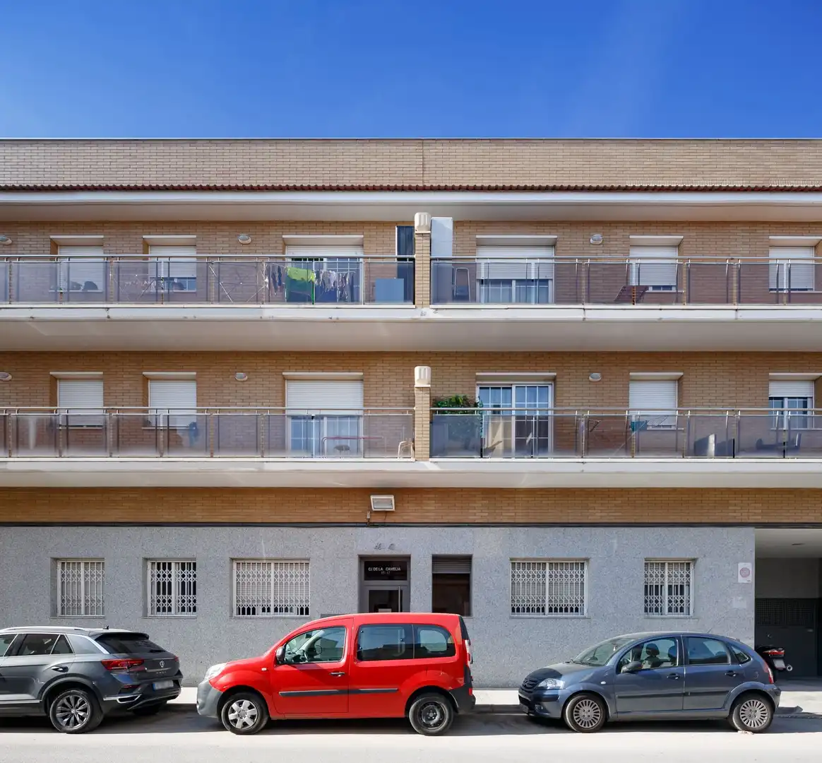 Außenansicht von Wohnung zum Verkauf in Badalona mit Klimaanlage und Terrasse