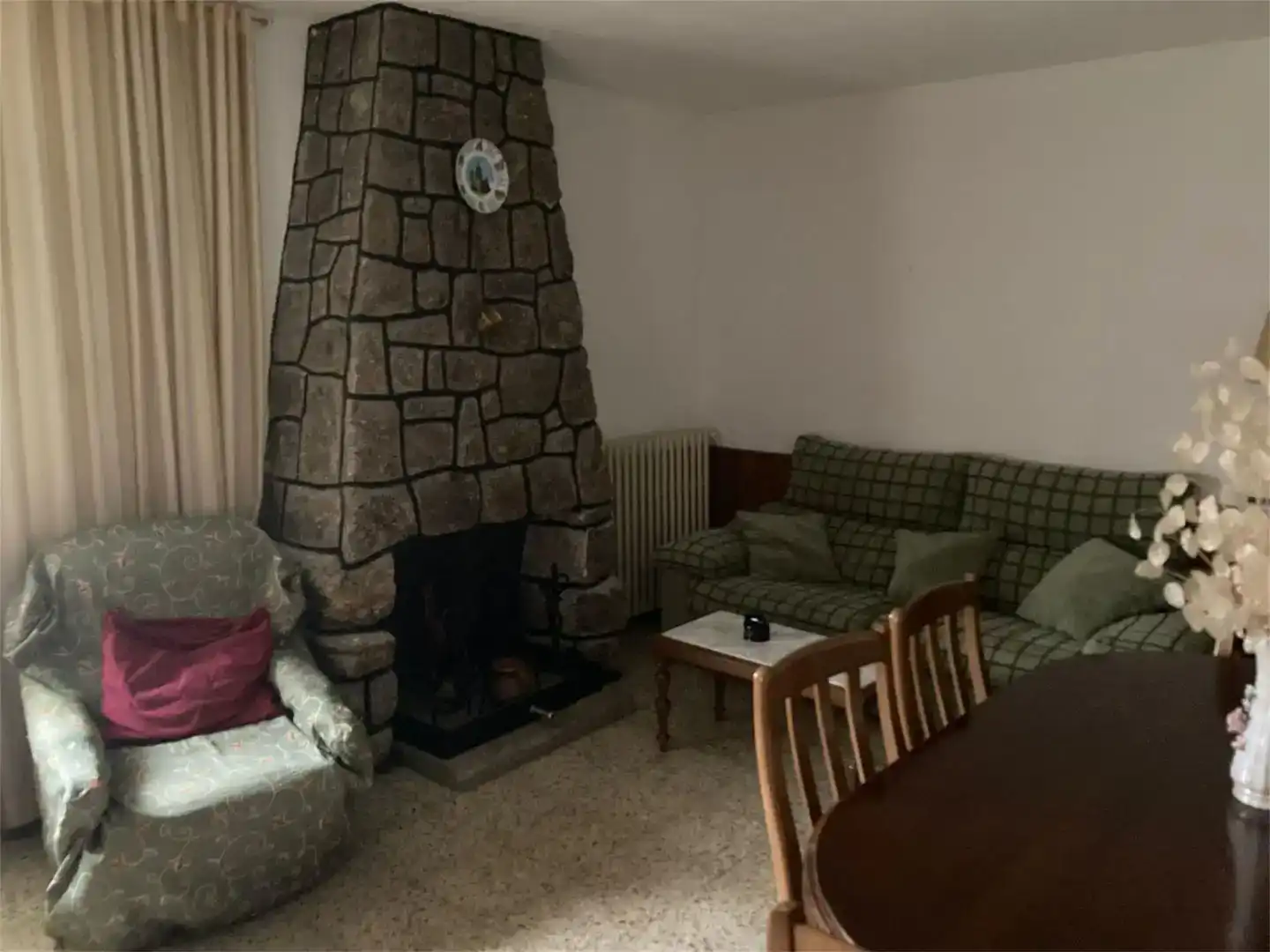 Sala d'estar de Casa o xalet en venda en Serranillos amb Jardí privat, Traster i Balcó