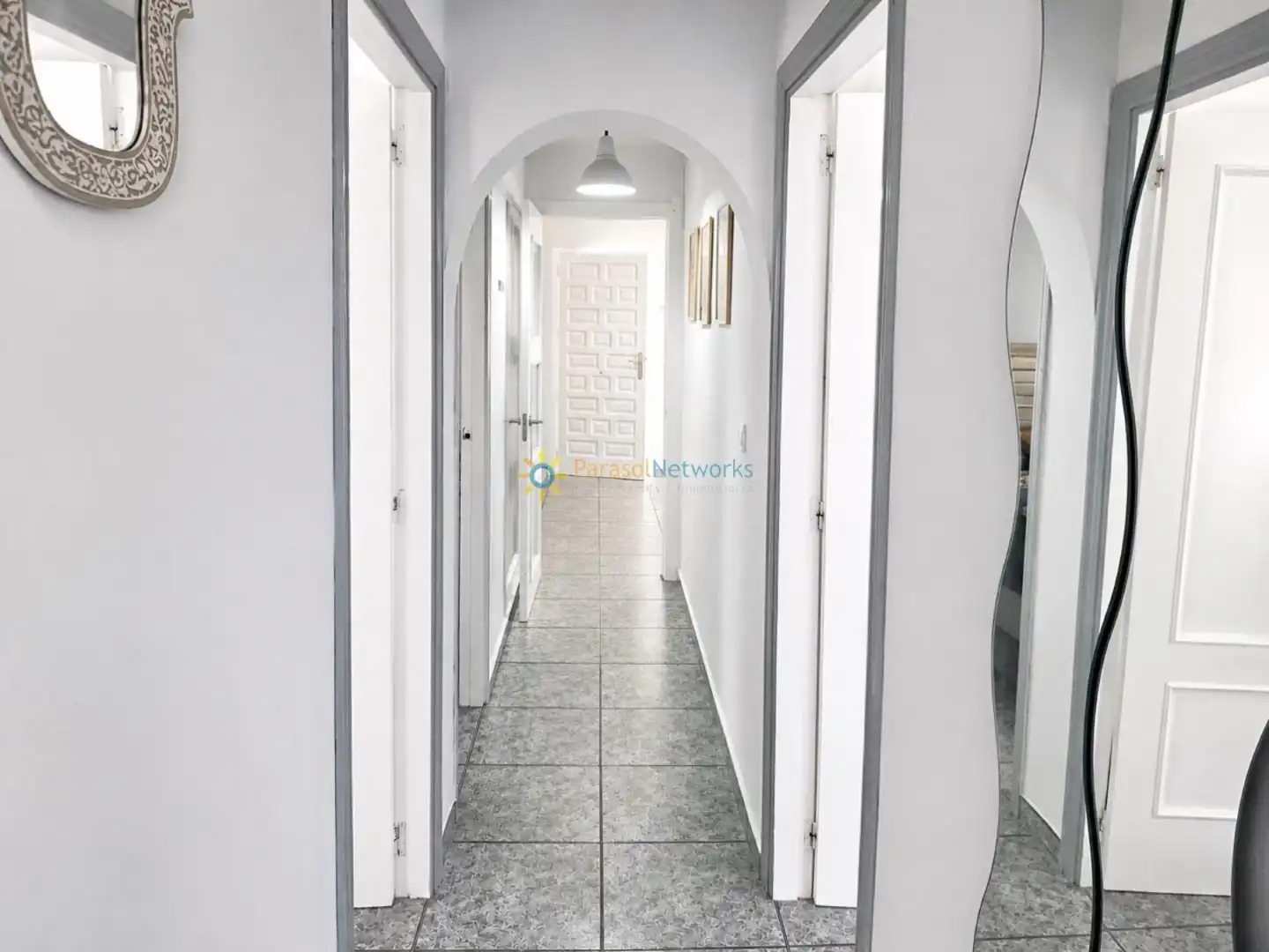 Haus oder Chalet zum Verkauf in Oliva mit Klimaanlage, Privatgarten und Terrasse