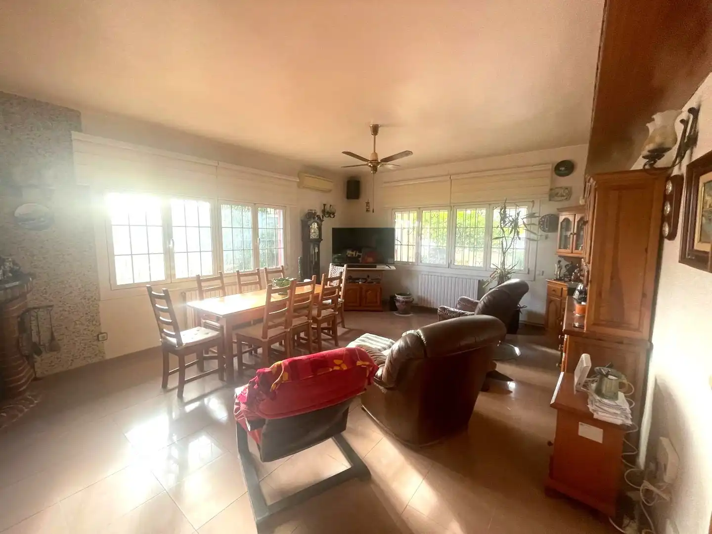 Sala d'estar de Casa o xalet en venda en Castellbisbal amb Terrassa i Piscina