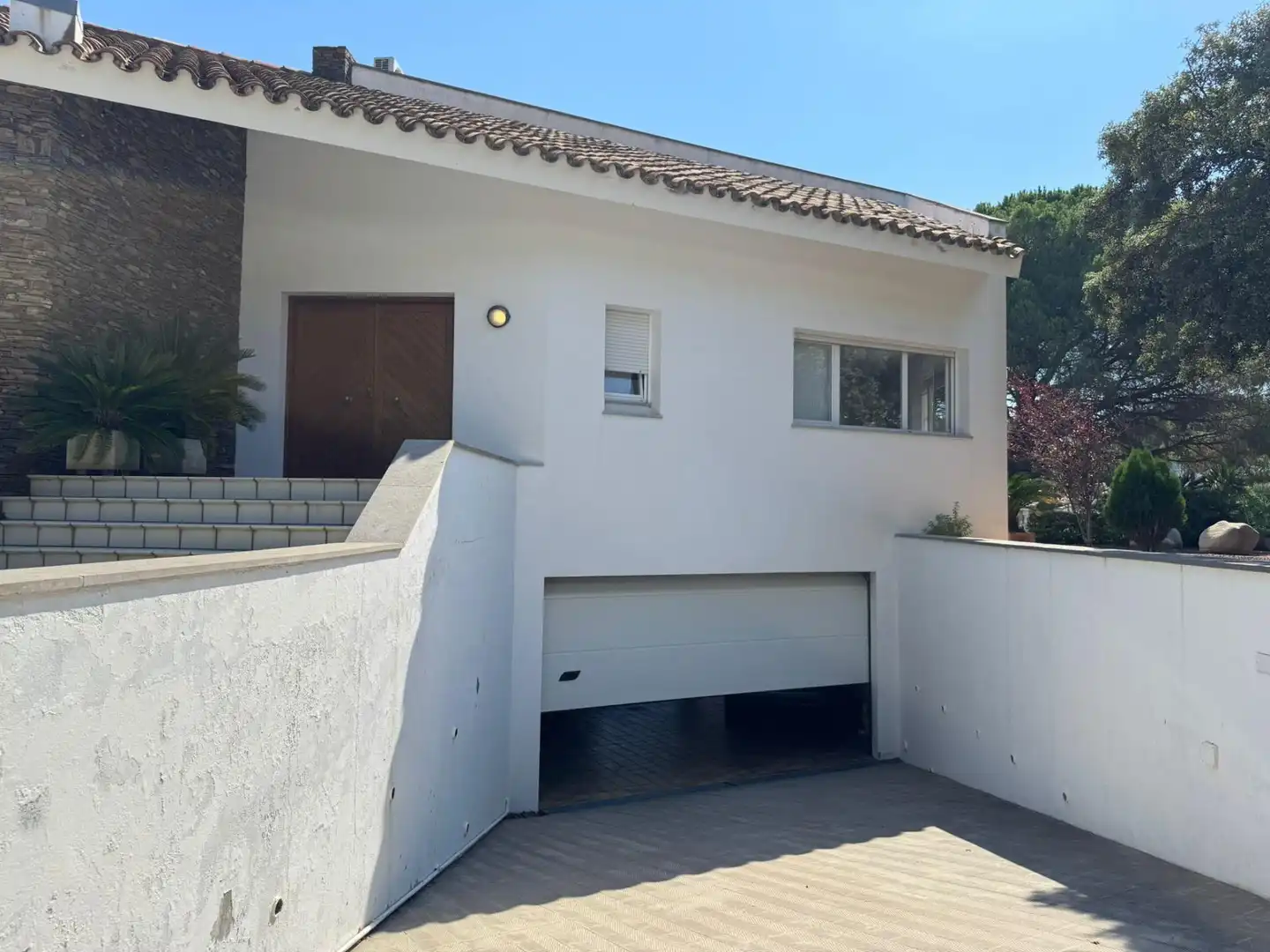 Vista exterior de Casa o xalet en venda en El Port de la Selva amb Jardí privat, Terrassa i Moblat