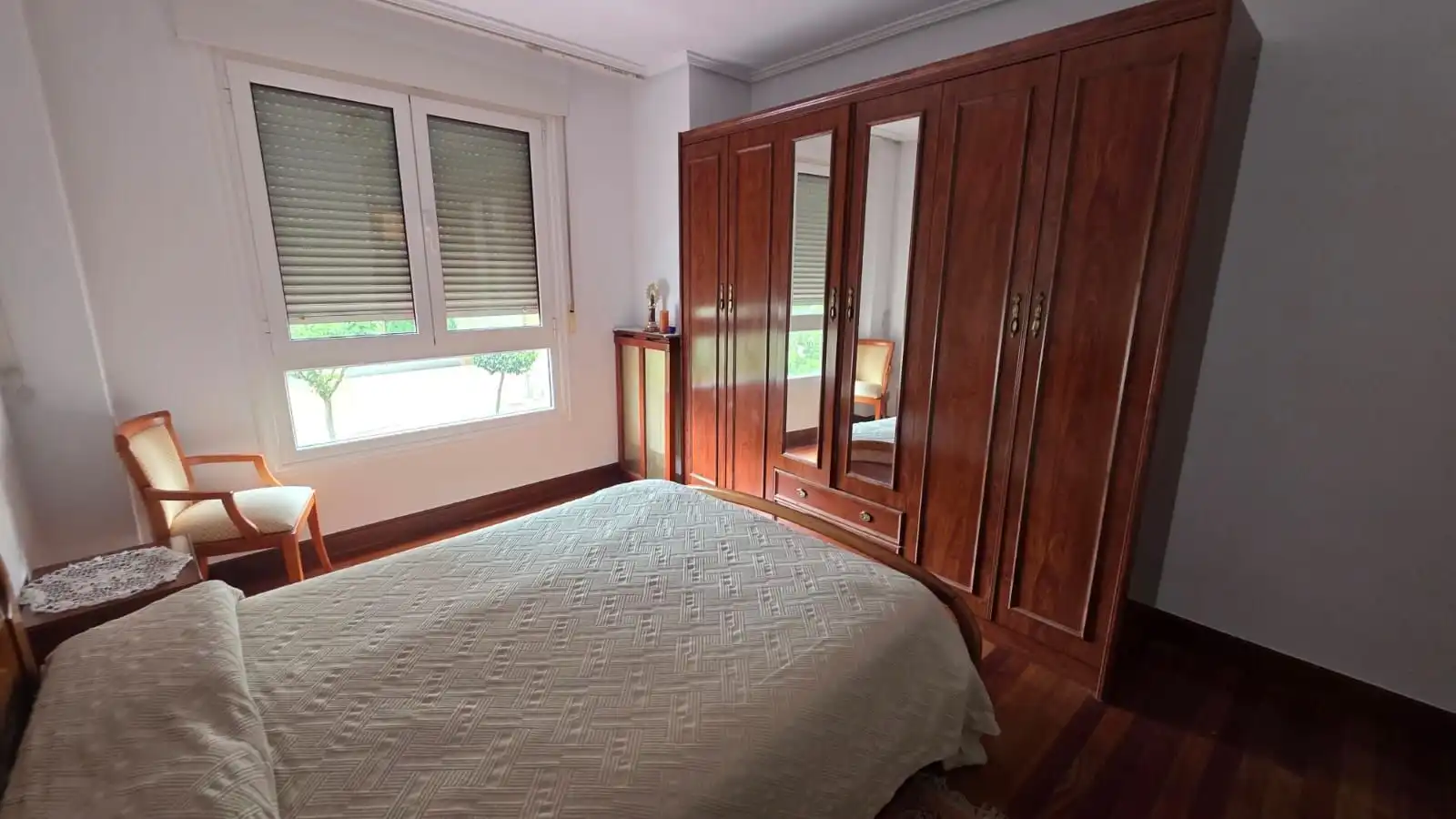 Habitación de Piso en venta en Castro-Urdiales con Calefacción, Terraza y Piscina comunitaria