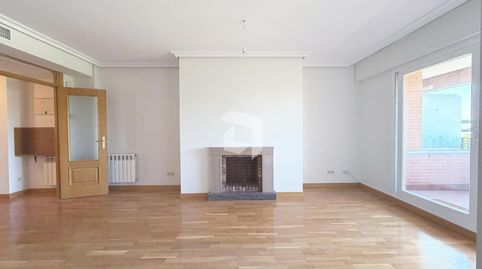 Foto 2 de Piso de alquiler en Terral, 17, Prado de Somoaguas, Pozuelo de Alarcón